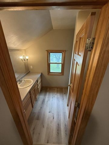712 ALGOMA STREET, New London, WI 54961