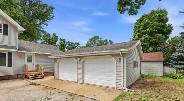 712 ALGOMA STREET, New London, WI 54961