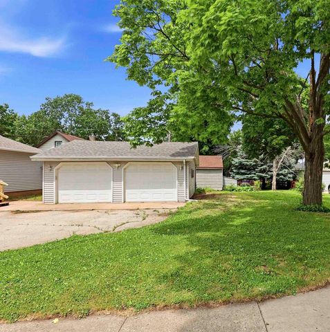 712 ALGOMA STREET, New London, WI 54961