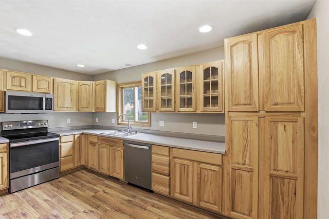 712 ALGOMA STREET, New London, WI 54961