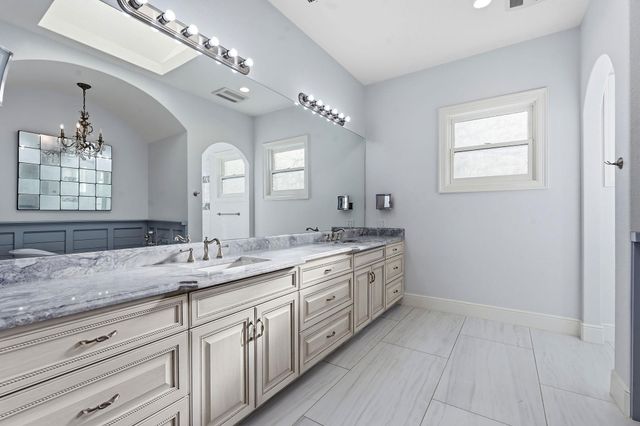 306 Napa CT, Driftwood, TX 78619