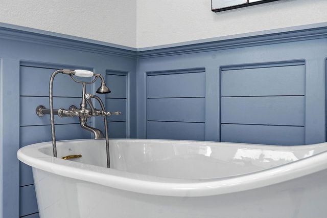 306 Napa CT, Driftwood, TX 78619