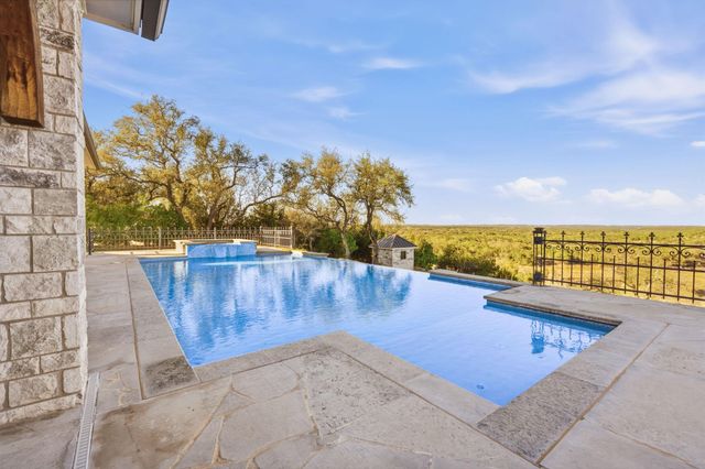 306 Napa CT, Driftwood, TX 78619