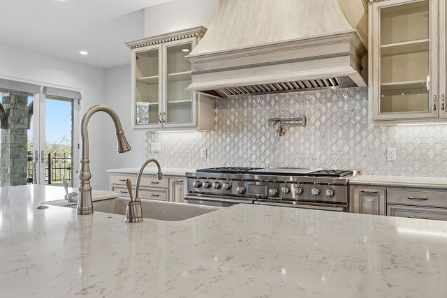 306 Napa CT, Driftwood, TX 78619