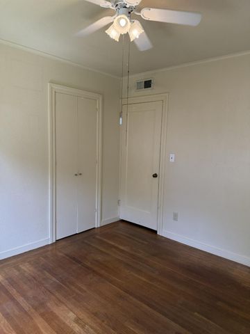 2197 Cambridge St, Sacramento, CA 95815
