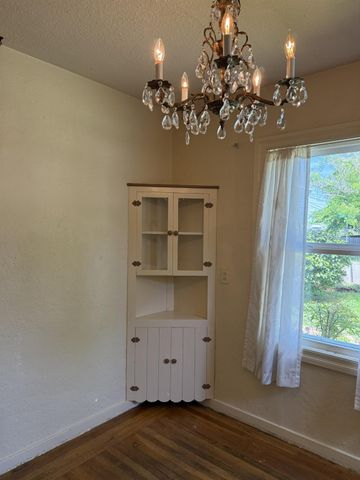2197 Cambridge St, Sacramento, CA 95815