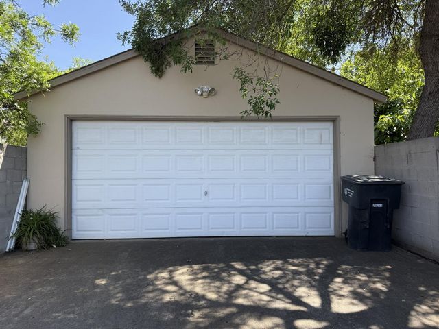 2197 Cambridge St, Sacramento, CA 95815