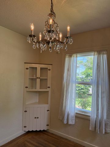 2197 Cambridge St, Sacramento, CA 95815
