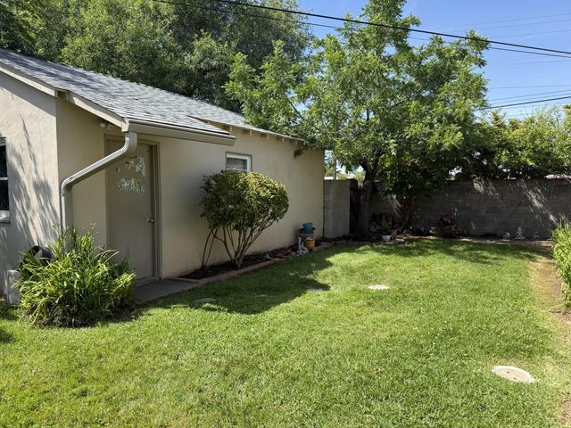 2197 Cambridge St, Sacramento, CA 95815