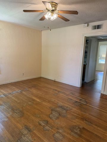 2197 Cambridge St, Sacramento, CA 95815