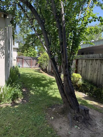 2197 Cambridge St, Sacramento, CA 95815