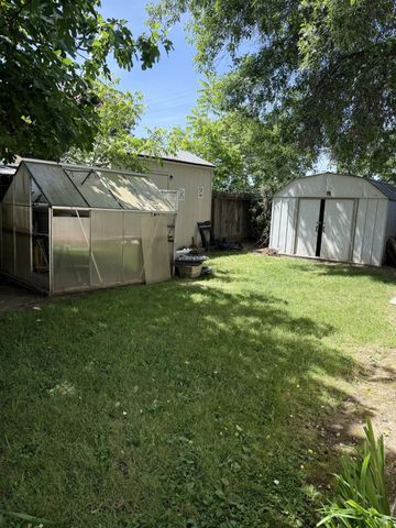 2197 Cambridge St, Sacramento, CA 95815