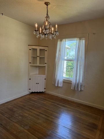 2197 Cambridge St, Sacramento, CA 95815