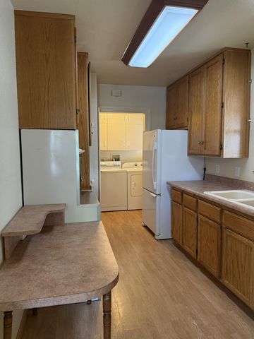 2197 Cambridge St, Sacramento, CA 95815