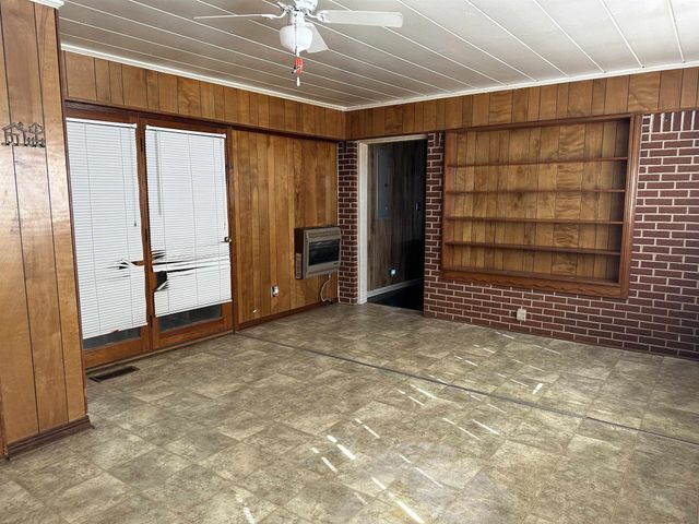 105 HAYS ST, Savannah, TN 38372