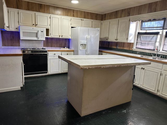 105 HAYS ST, Savannah, TN 38372