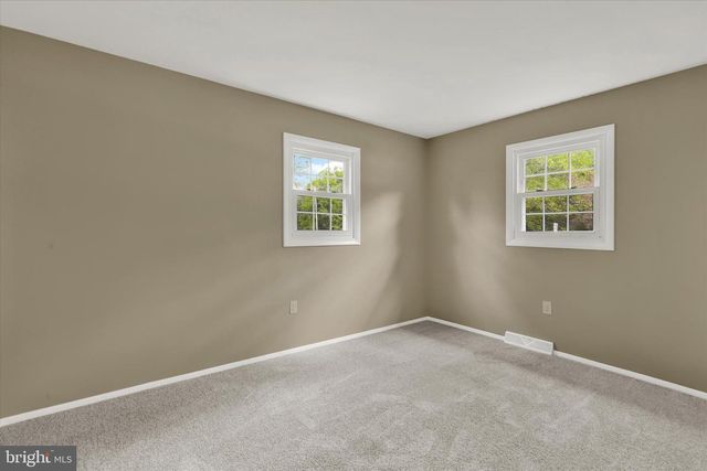 2441 RIVER RD, Middletown, PA 17057
