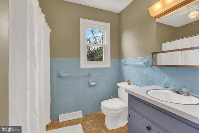 2441 RIVER RD, Middletown, PA 17057