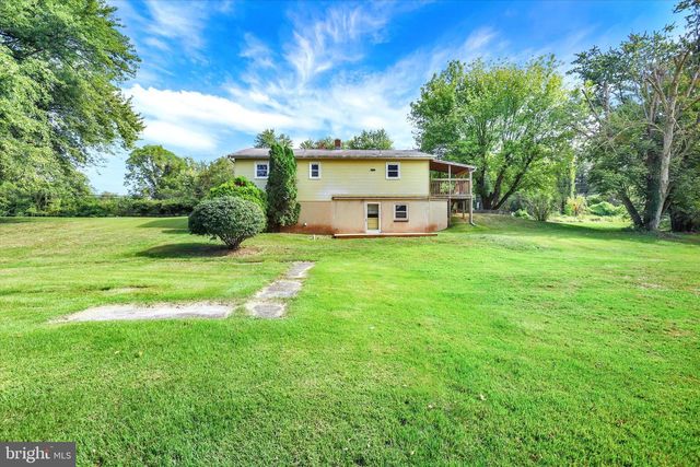 2441 RIVER RD, Middletown, PA 17057