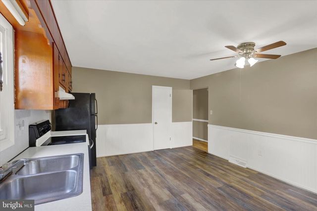 2441 RIVER RD, Middletown, PA 17057