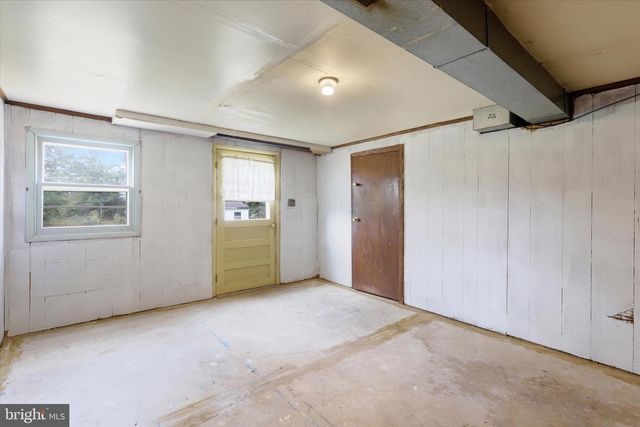 2441 RIVER RD, Middletown, PA 17057