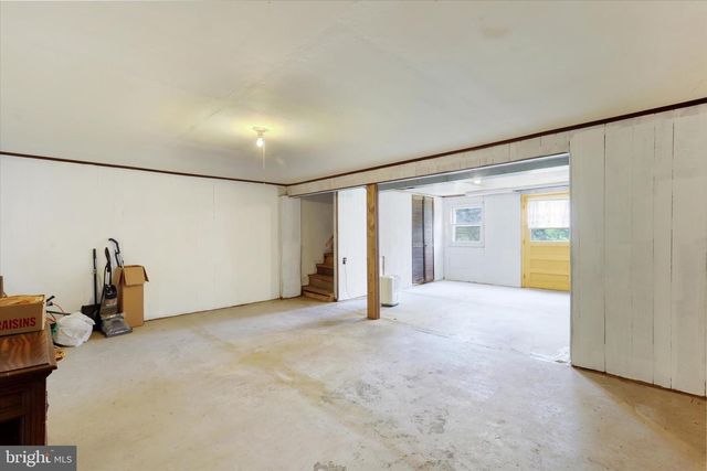 2441 RIVER RD, Middletown, PA 17057