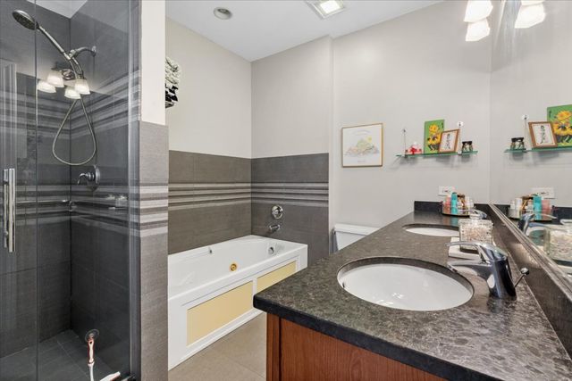 2816 N Rockwell Street 3N, Chicago, IL 60618