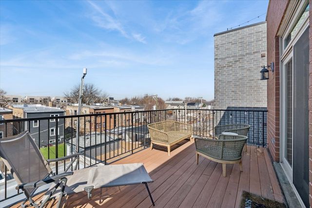 2816 N Rockwell Street 3N, Chicago, IL 60618