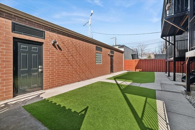 2816 N Rockwell Street 3N, Chicago, IL 60618