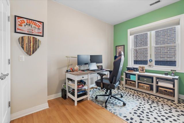 2816 N Rockwell Street 3N, Chicago, IL 60618