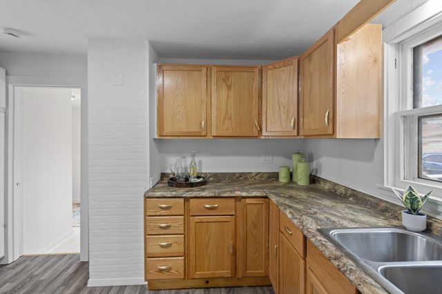 1231 Woodbridge Street, Saint Paul, MN 55117