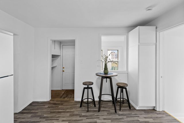 1231 Woodbridge Street, Saint Paul, MN 55117