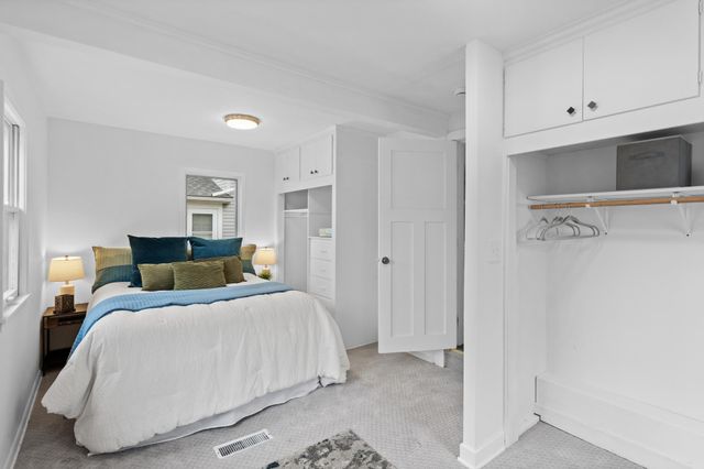 1231 Woodbridge Street, Saint Paul, MN 55117