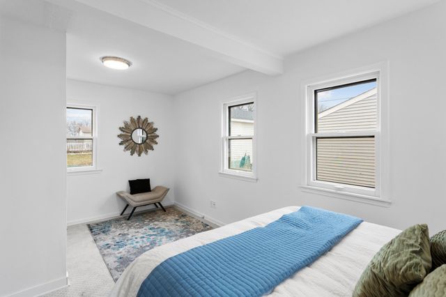 1231 Woodbridge Street, Saint Paul, MN 55117