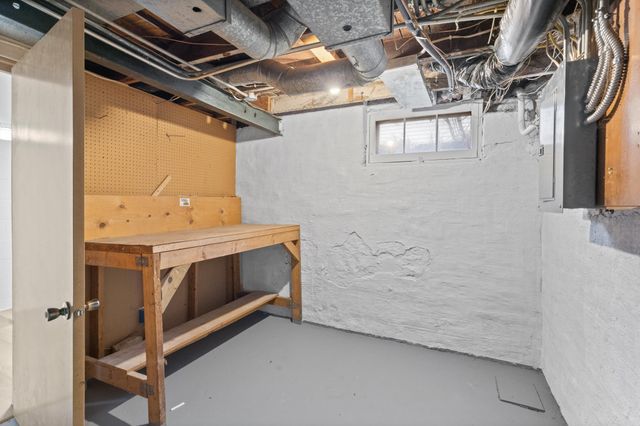 1231 Woodbridge Street, Saint Paul, MN 55117