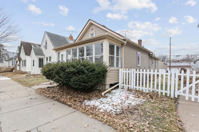 1231 Woodbridge Street, Saint Paul, MN 55117