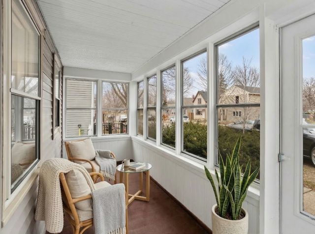 1231 Woodbridge Street, Saint Paul, MN 55117