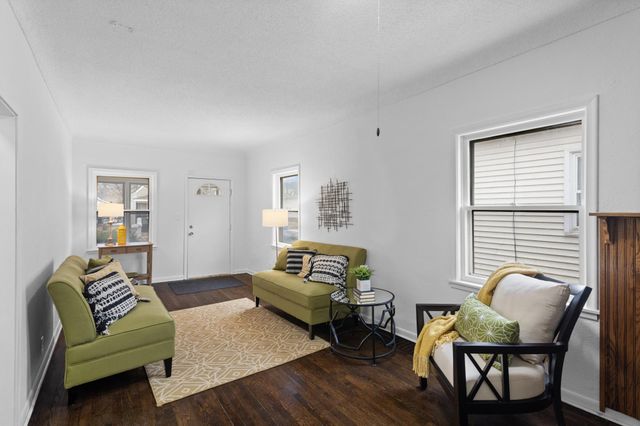 1231 Woodbridge Street, Saint Paul, MN 55117