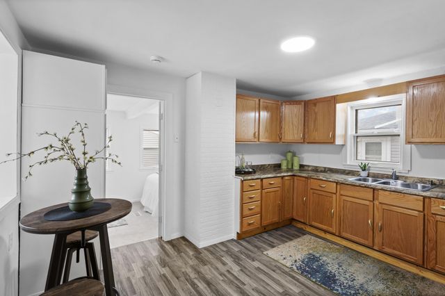 1231 Woodbridge Street, Saint Paul, MN 55117