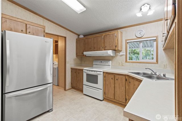 4 Blitzen Lane, Shelton, WA 98584