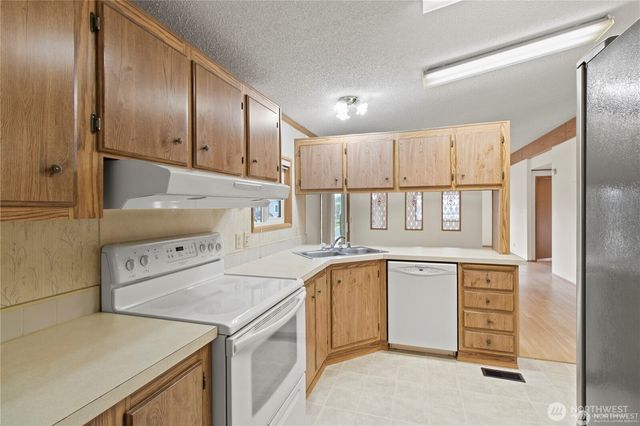 4 Blitzen Lane, Shelton, WA 98584