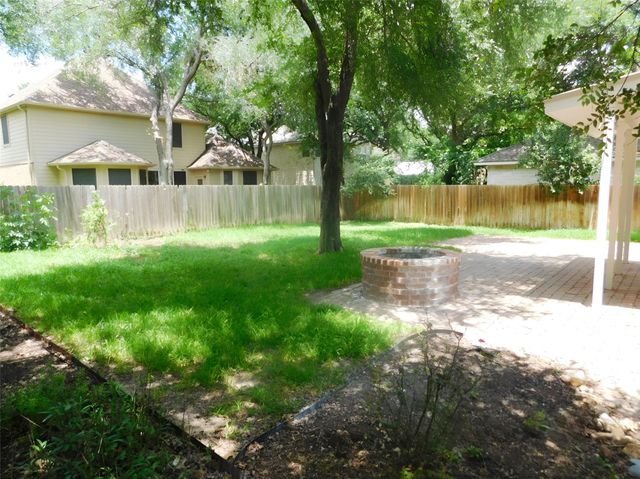 30003 OAKLAND HILLS DR, Georgetown, TX 78628