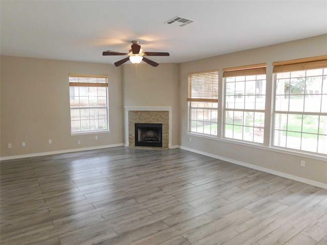 30003 OAKLAND HILLS DR, Georgetown, TX 78628