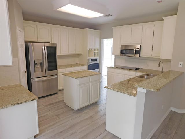 30003 OAKLAND HILLS DR, Georgetown, TX 78628