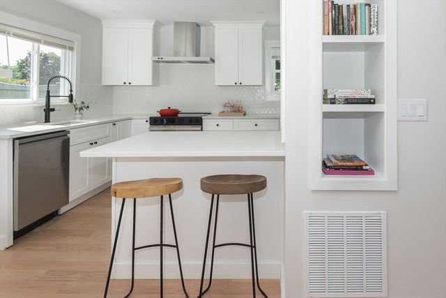 12 Norton St, Boston, MA 02136