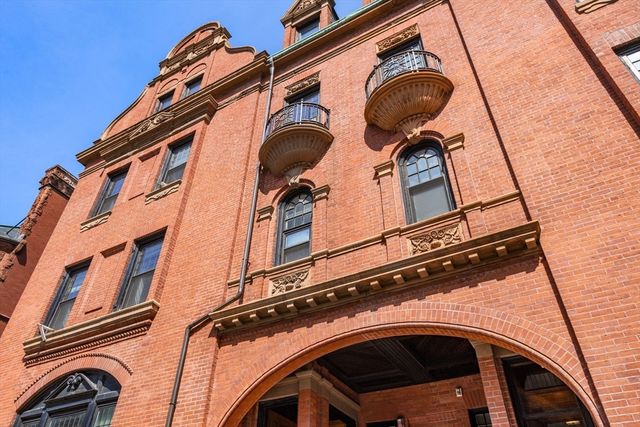 8 Fairfield Street, Boston, MA 02116