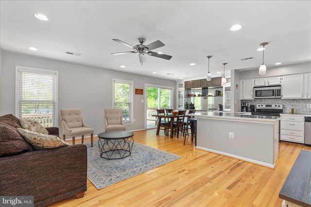 7821 ONTARIO RD, Gainesville, VA 20155
