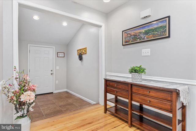 7821 ONTARIO RD, Gainesville, VA 20155
