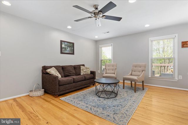 7821 ONTARIO RD, Gainesville, VA 20155