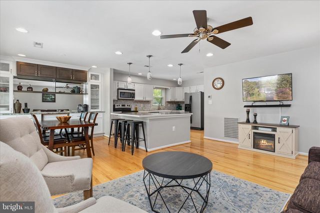 7821 ONTARIO RD, Gainesville, VA 20155